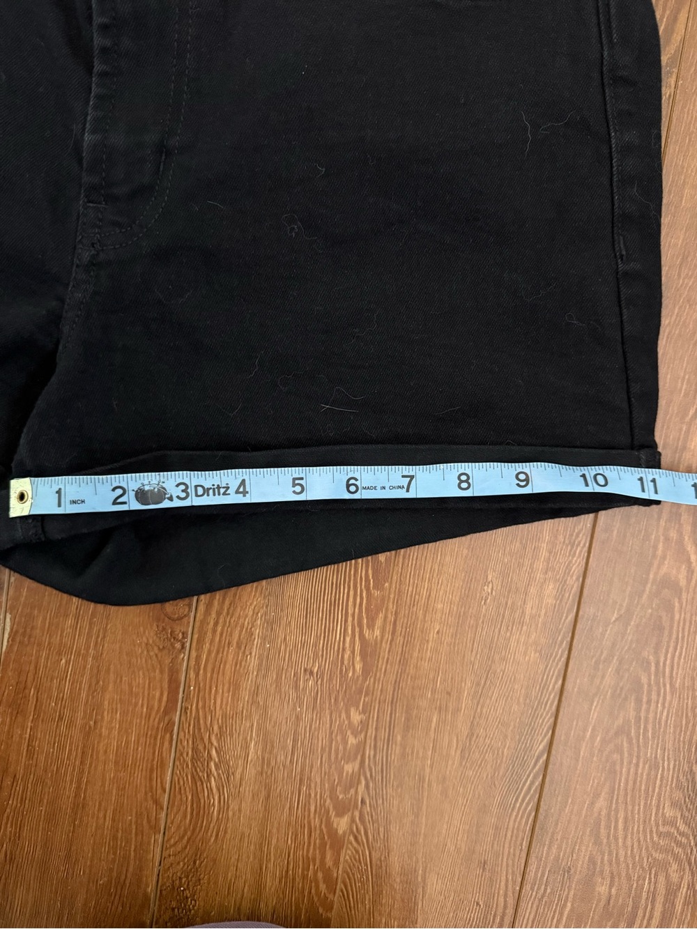 Old Navy Mom Jean shorts - Picture 7 of 7
